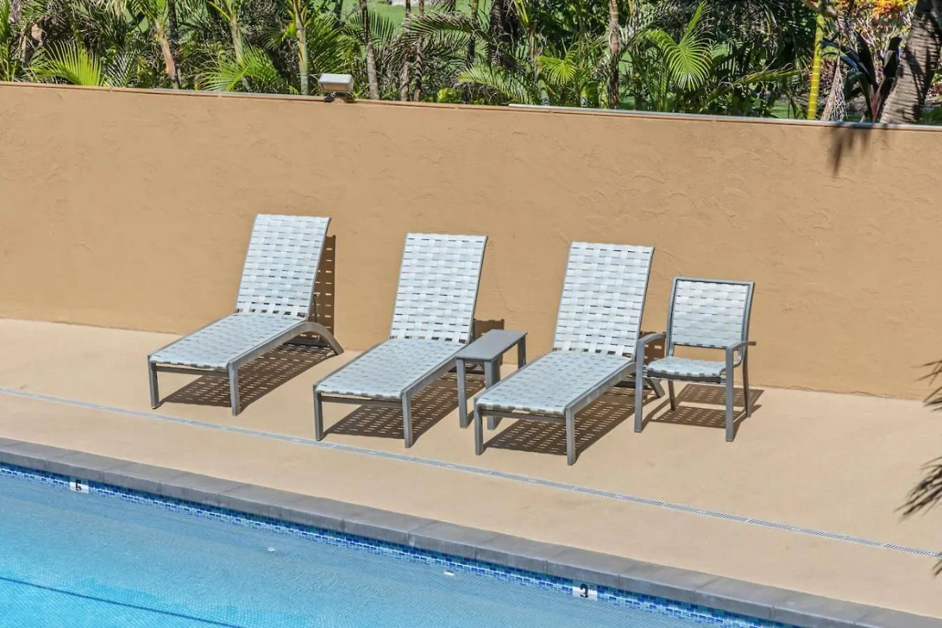 Beachfront Condo In 키헤이